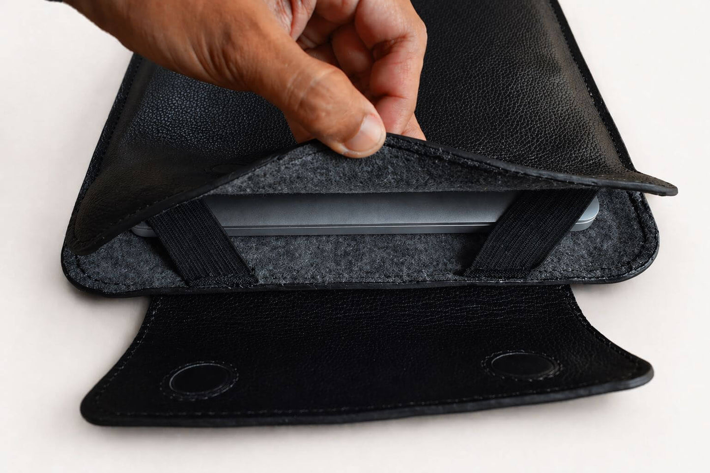 The Heritage Hand-Stitched Leather Sleeve | For MacBook Pro & Air